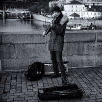Violinist, Charles Bridge