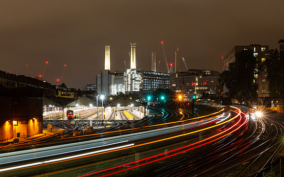 London - Coming and Going to and from Victoria Station,