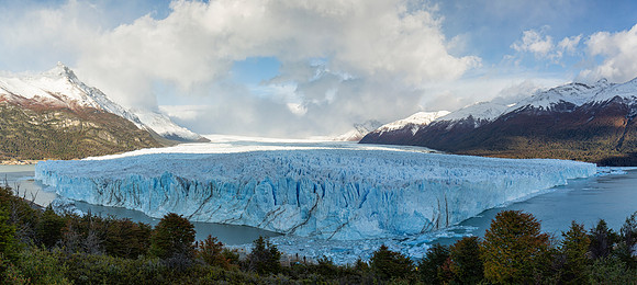 Patagonia - El Calafate - Glaciar Moreno -   Afternoon Light